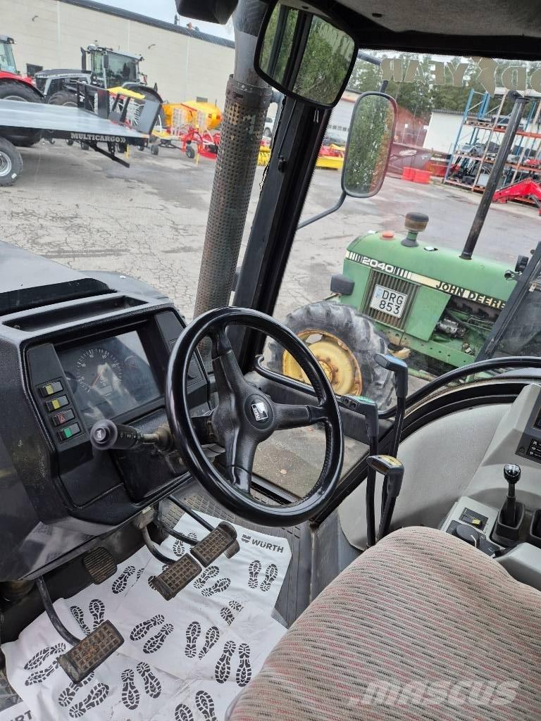 Valtra 8550 الجرارات
