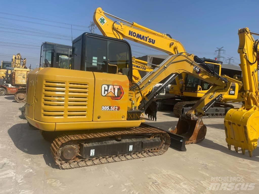 CAT 305.5 E 2 حفارات صغيرة أقل من 7 طن (حفارات صغيرة)