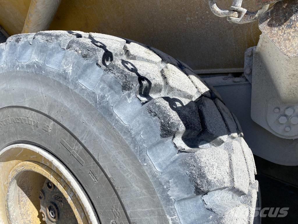Komatsu HM 400 ساحبات مفصلية
