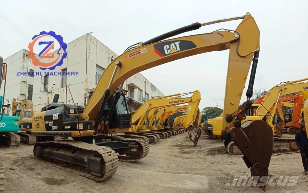 CAT 326 D حفارات زحافة
