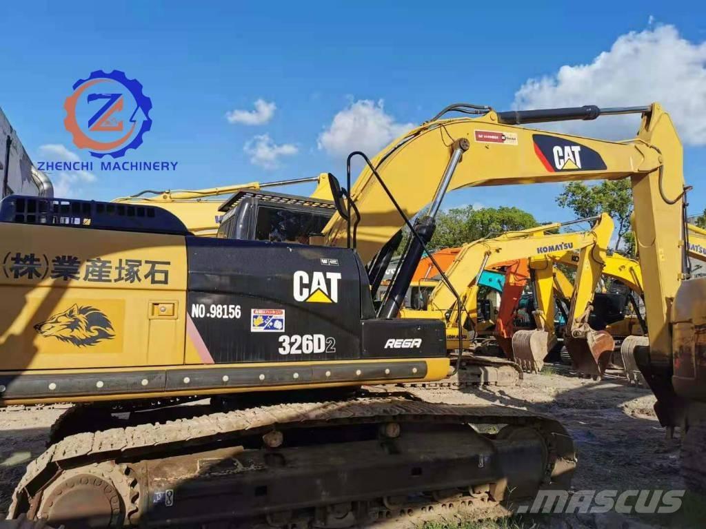 CAT 326 D حفارات زحافة