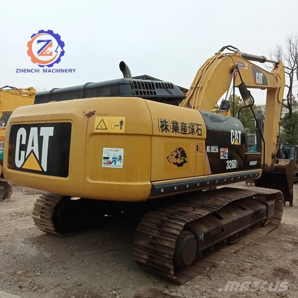 CAT 326 D حفارات زحافة