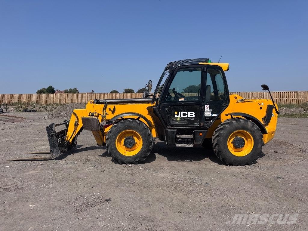 JCB 540-140 مناولات متداخلة