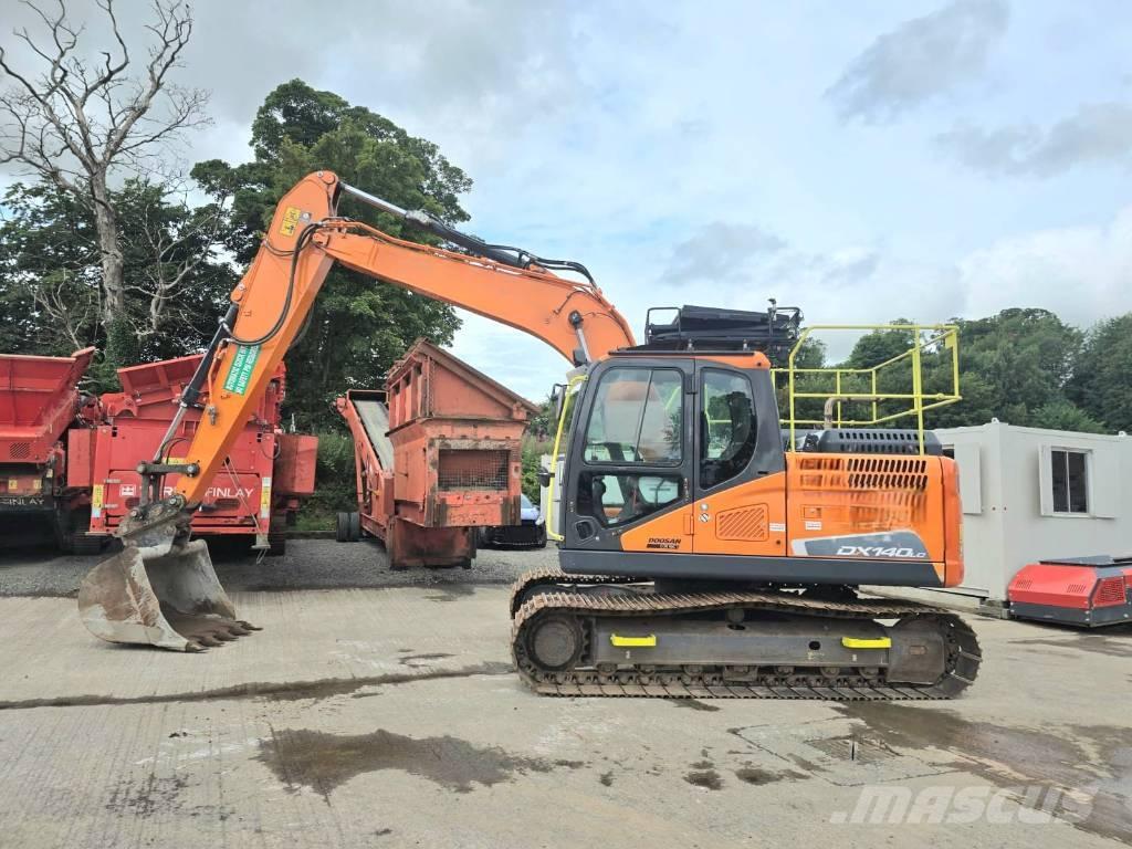 Doosan DX 140 LC حفارات زحافة