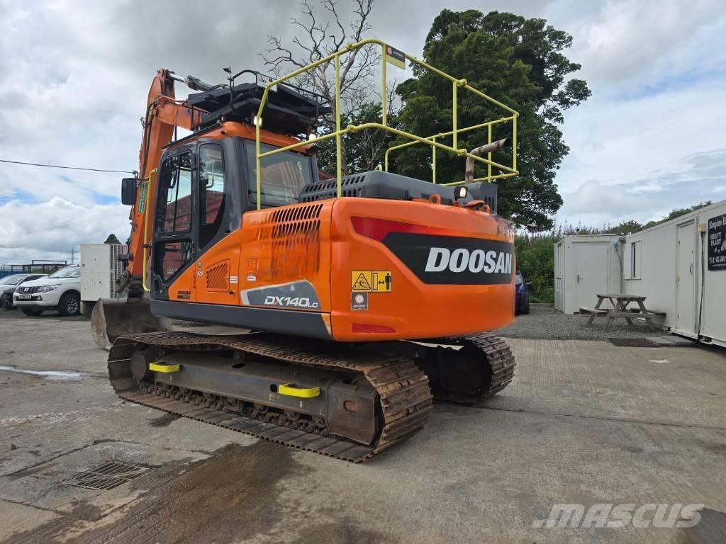 Doosan DX 140 LC حفارات زحافة