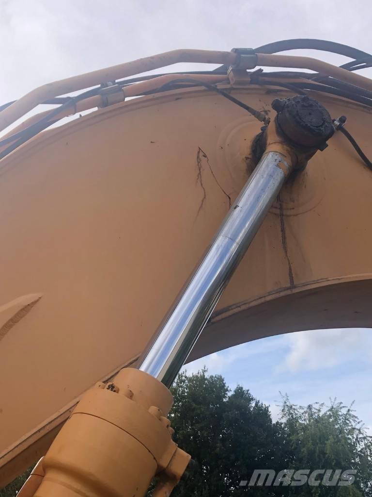 Hyundai R180LC-9A حفارات زحافة