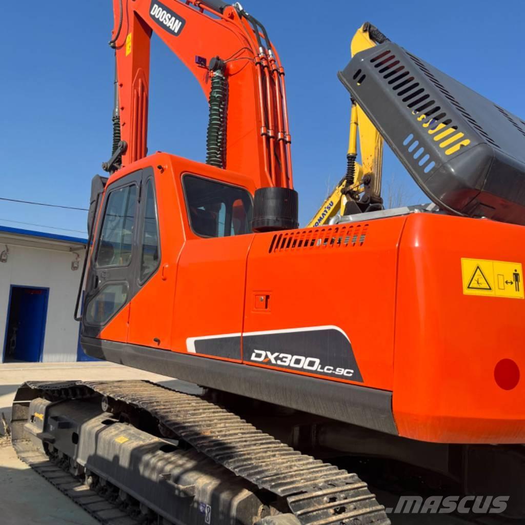 Doosan DX 300 حفارات زحافة