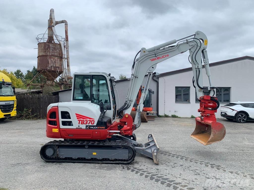 Takeuchi TB 370 حفارات وسط 7 طن - 12 طن