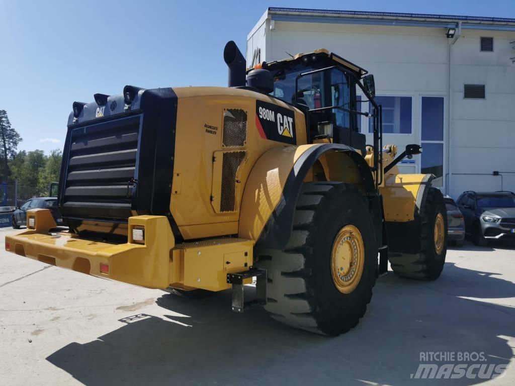 CAT 980M لوادر بعجل