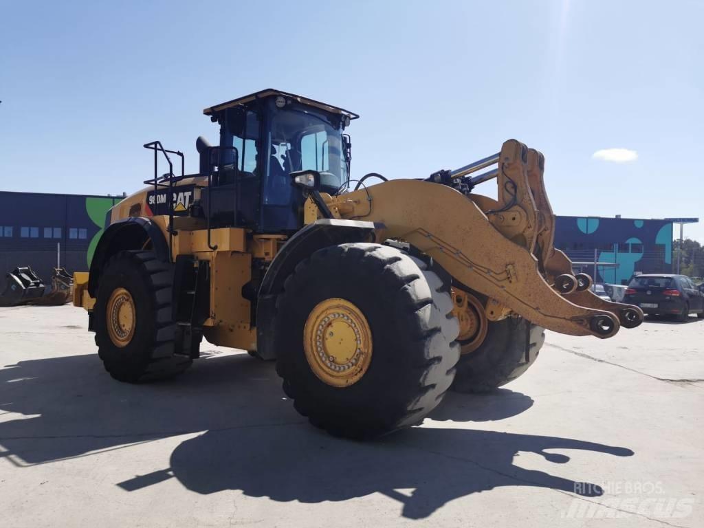 CAT 980M لوادر بعجل