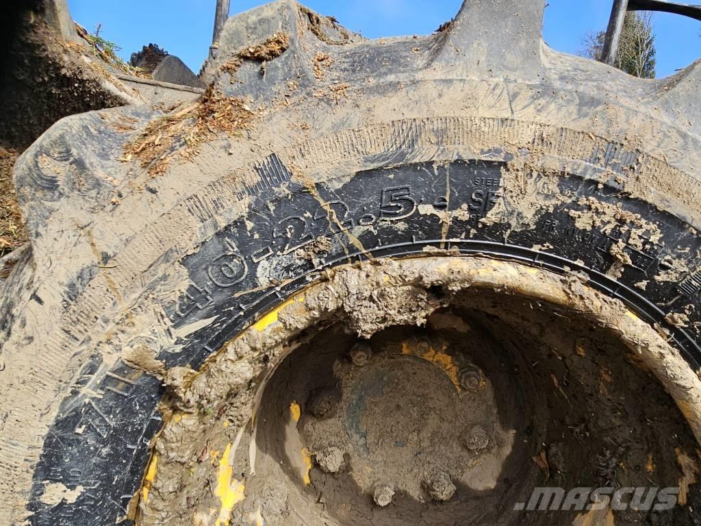 HSM 805 F ساحبات الأشجار