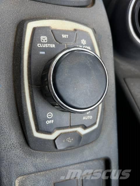 Hyundai HX 140 L حفارات زحافة