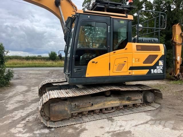Hyundai HX 140 L حفارات زحافة