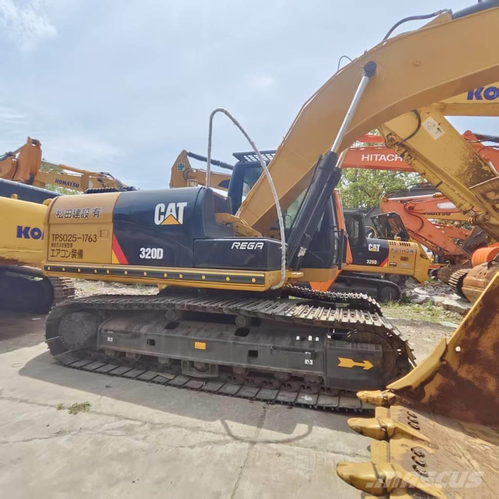 CAT 320 D حفارات زحافة