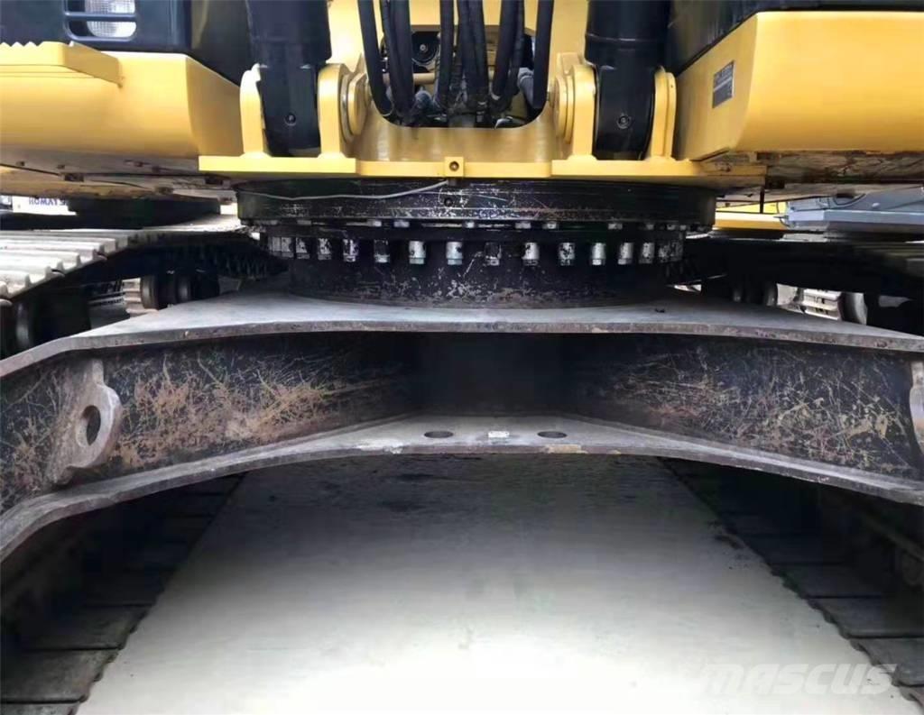 CAT 329D حفارات زحافة