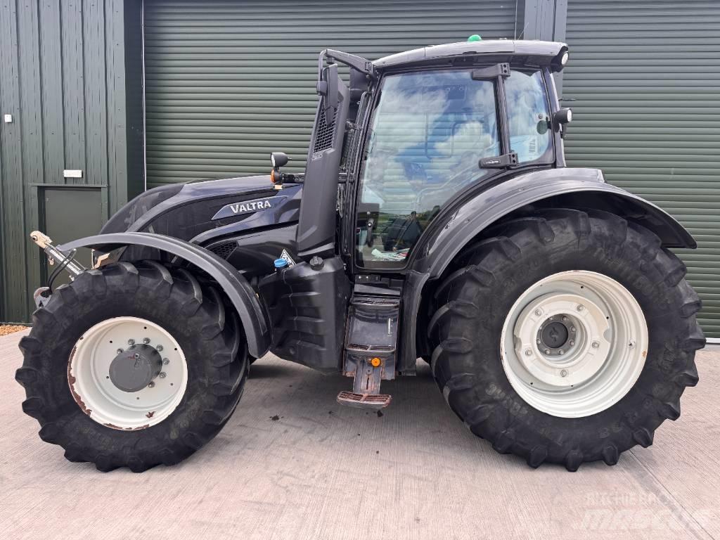 Valtra T 235 Direct الجرارات