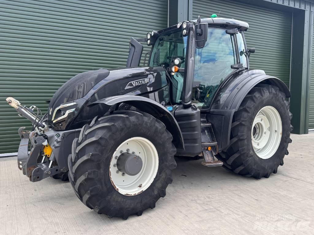 Valtra T 235 Direct الجرارات