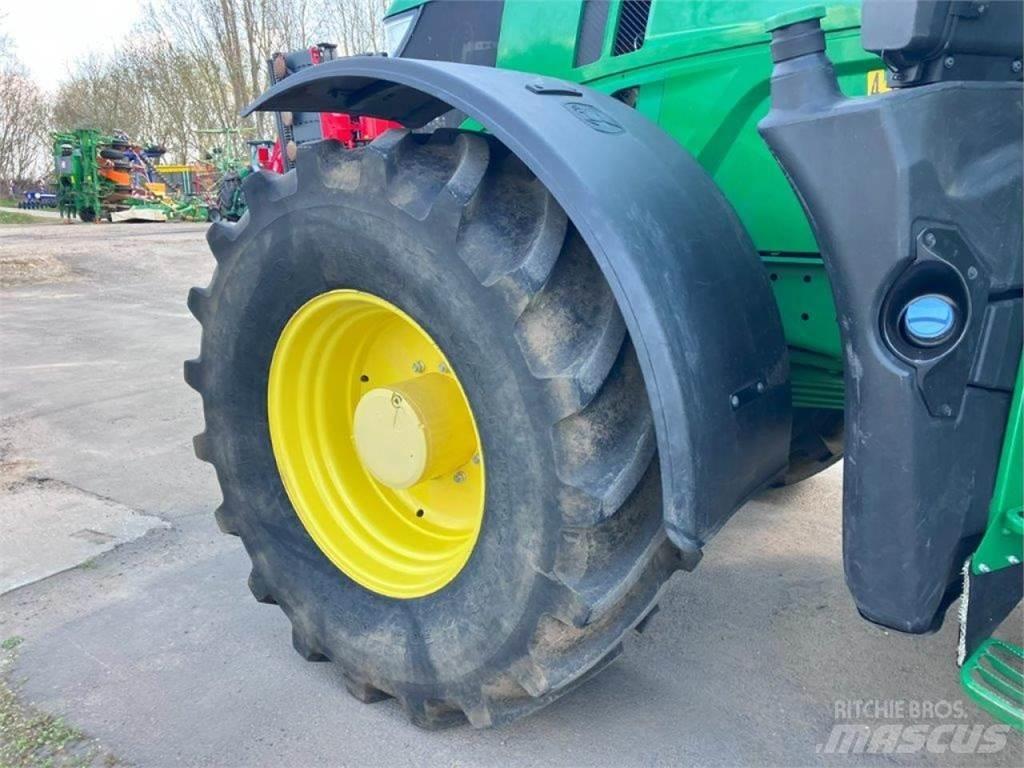 John Deere 6250R الجرارات