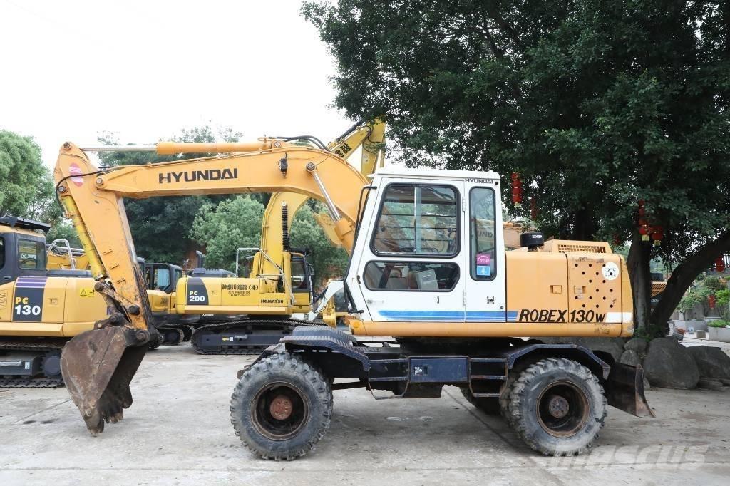 Hyundai Robex 130 W حفارات بعجل