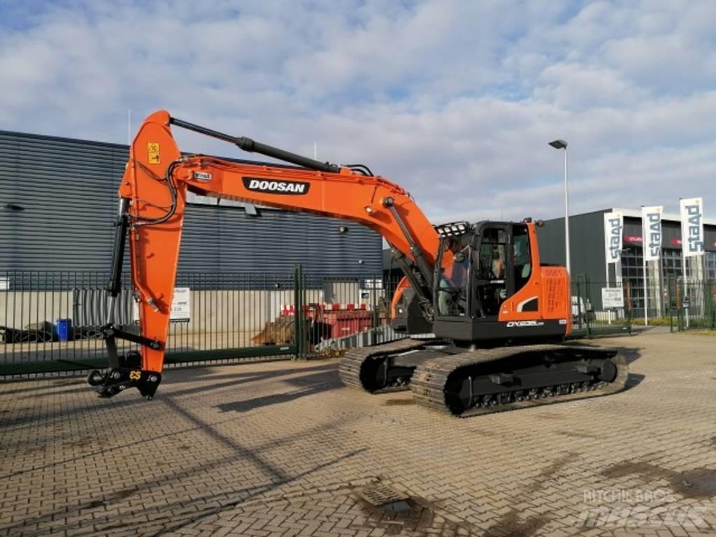 Doosan DX 235 LCR-5 حفارات زحافة