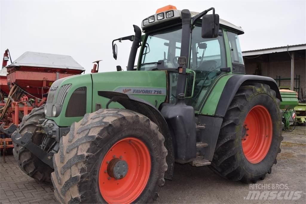 Fendt 716 Vario الجرارات