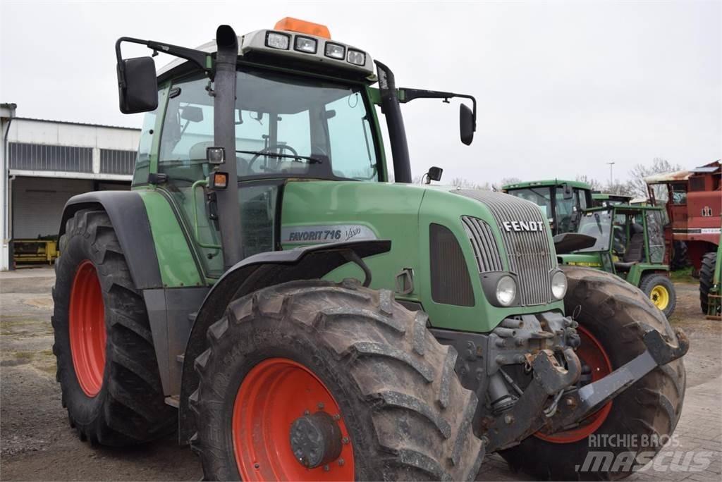Fendt 716 Vario الجرارات