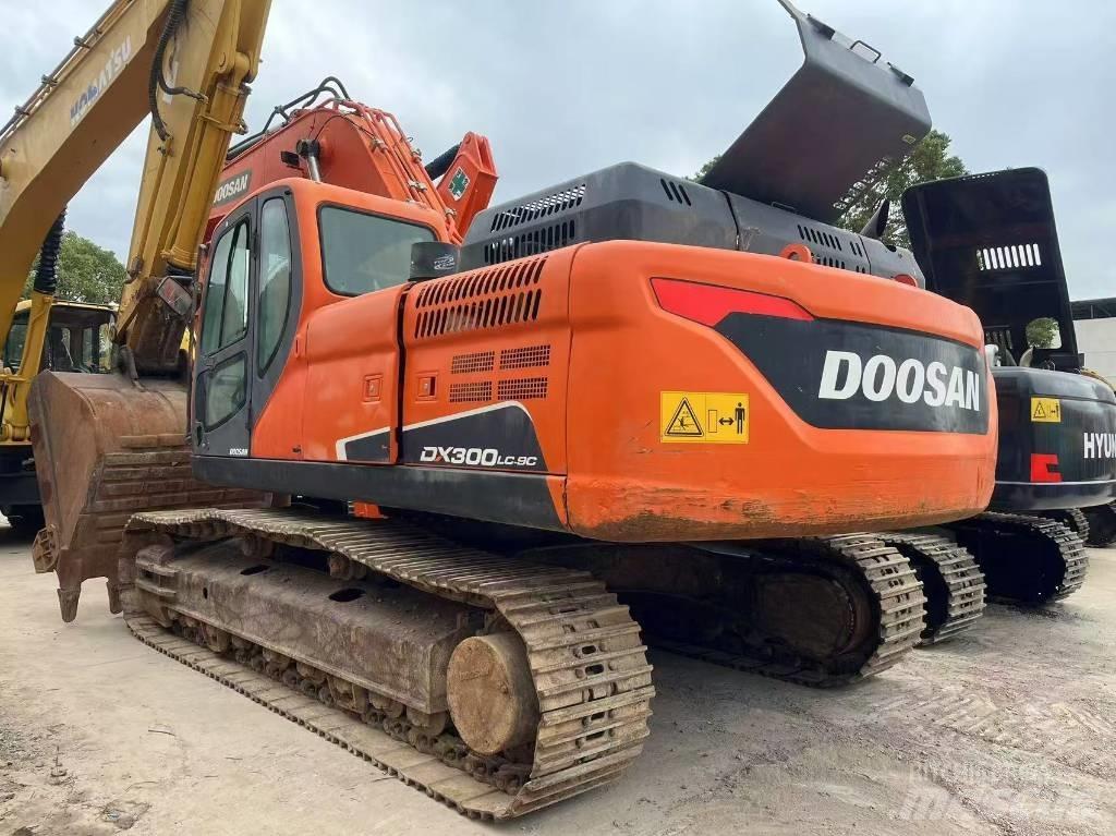 Doosan DX 300LC-9C حفارات زحافة