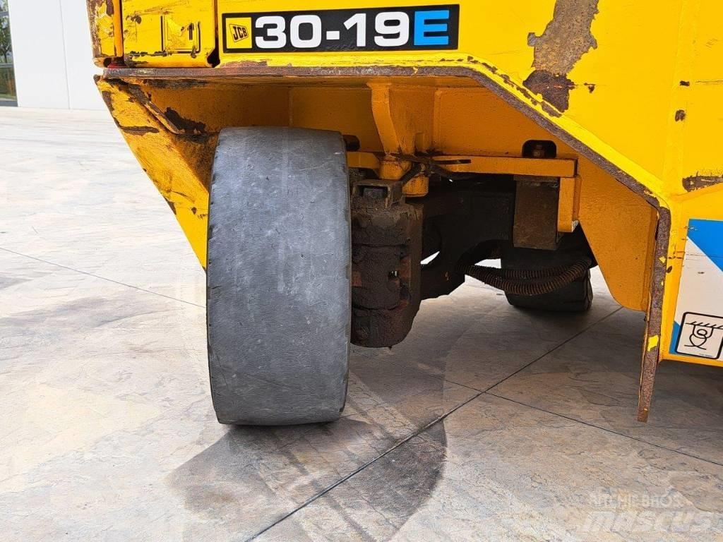 JCB TLT 30-19E شاحنة مناولة