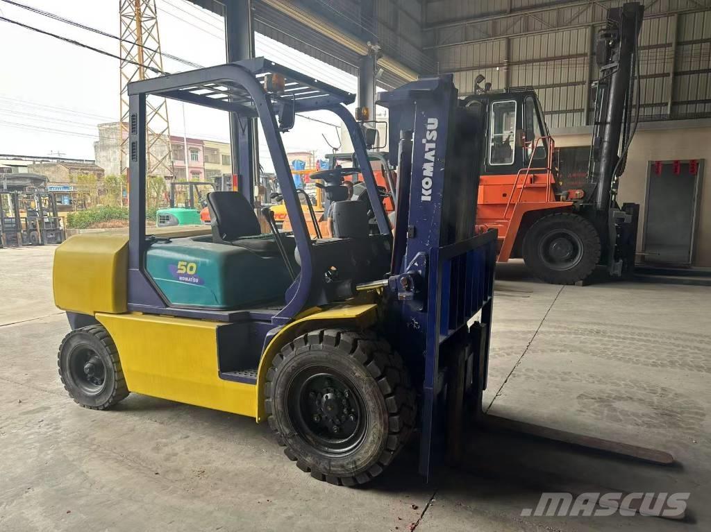 Komatsu 5t شاحنات الديزل