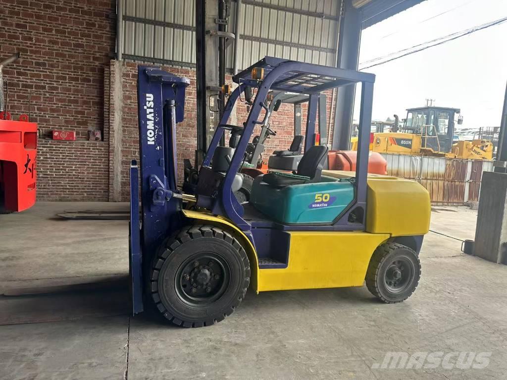 Komatsu 5t شاحنات الديزل