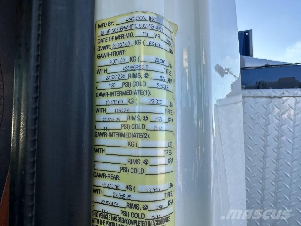 International 7500 شاحنات مزدوجة / خلخلة