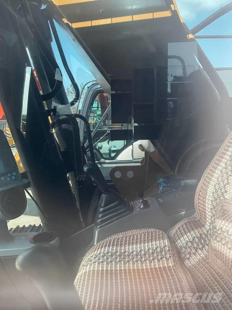 CAT 330D2 حفارات زحافة