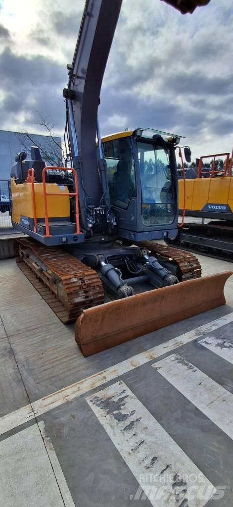 Volvo EC 140 EL حفارات زحافة