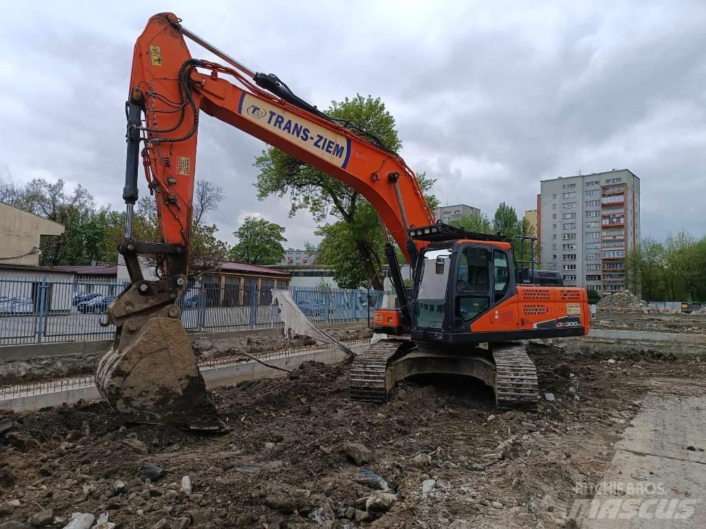 Doosan DX 300 LC-5 حفارات زحافة