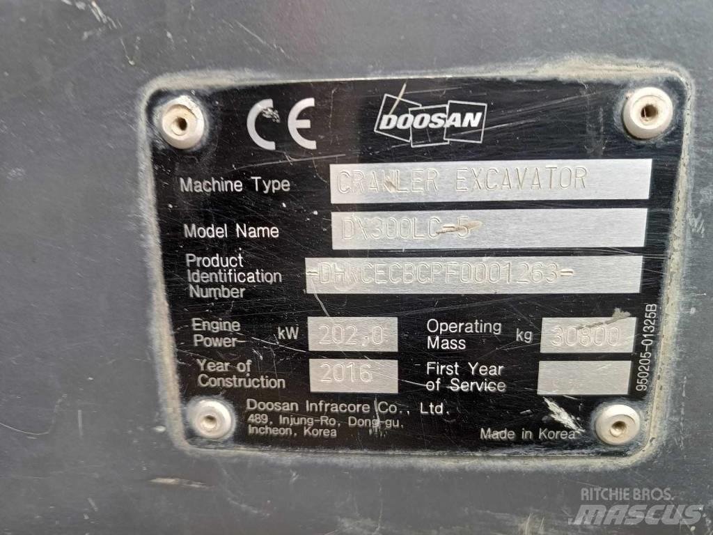 Doosan DX 300 LC-5 حفارات زحافة