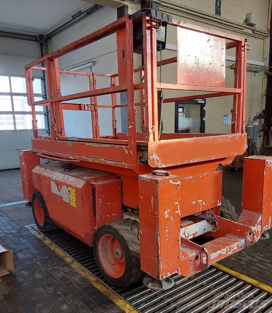Genie 2668 RT 4x4 رافعات مقصية الشكل
