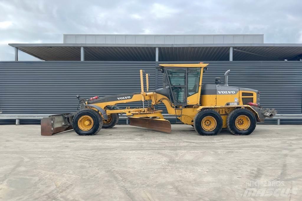 Volvo BM G 930R معدات تمهيد الطرق