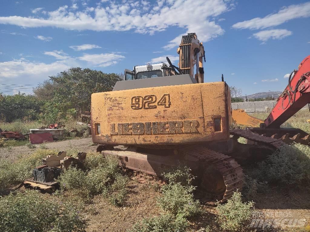 Liebherr R 924 أجهزة نقل