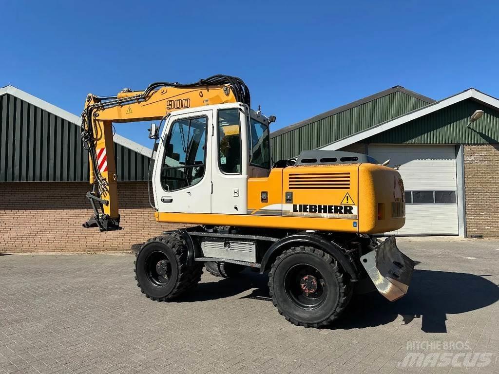 Liebherr A900C حفارات بعجل