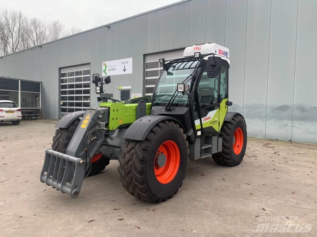 CLAAS scorpion 741 معدات مناولة لأغراض الزراعة