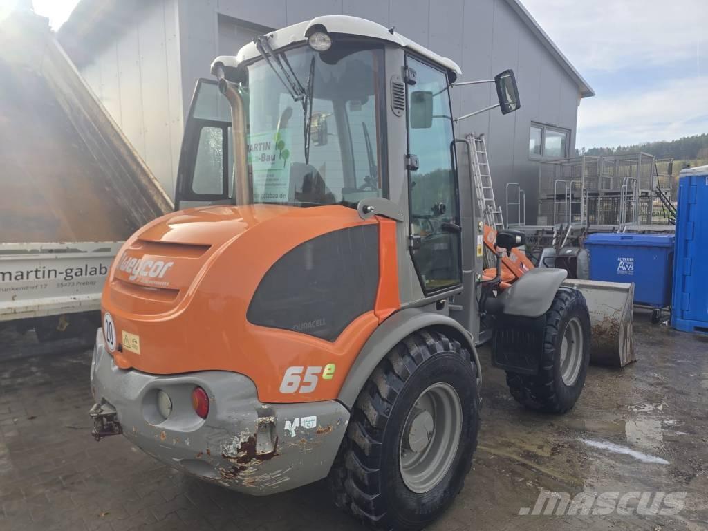 Atlas AR 65 لوادر بعجل