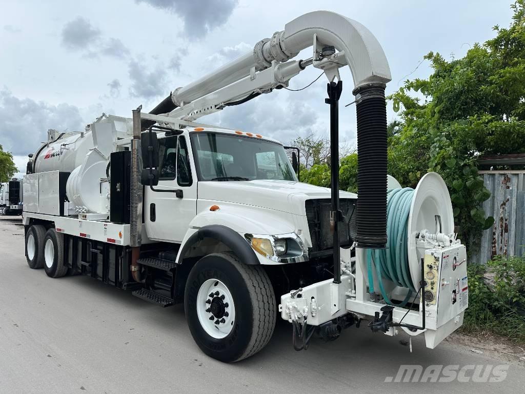 International 7400 شاحنات مزدوجة / خلخلة