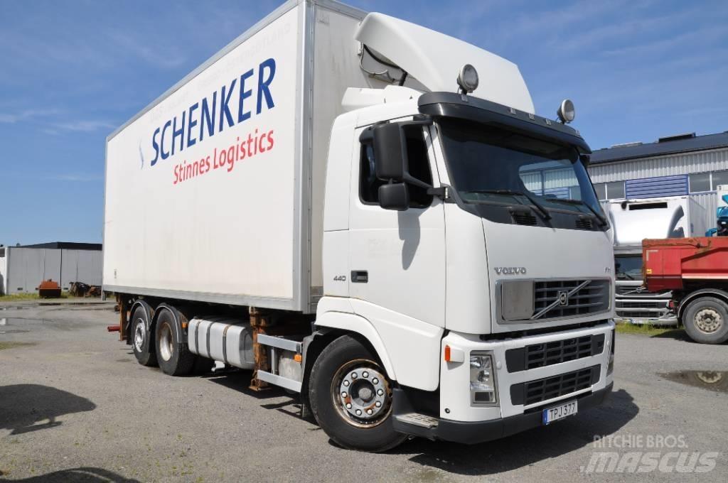 Volvo FH440 6X2 شاحنات ذات هيكل صندوقي