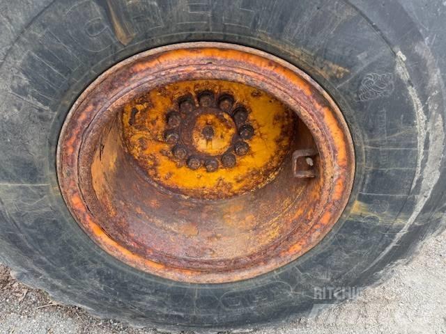 Komatsu WA 200-5 لوادر بعجل