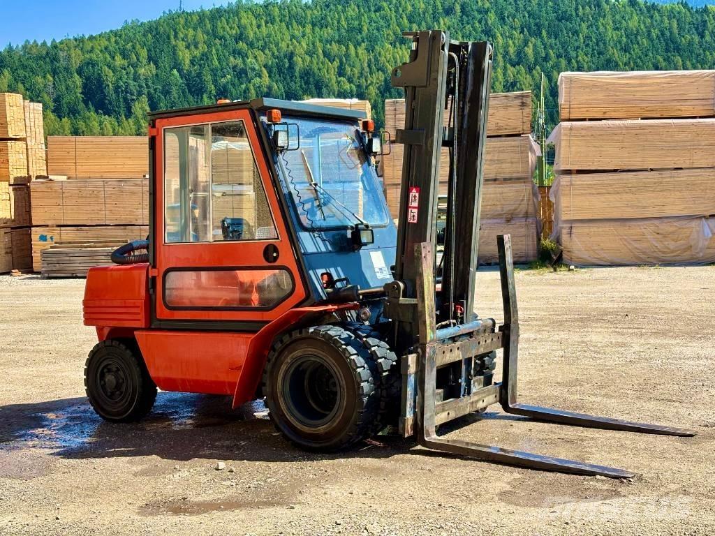 Komatsu FD 40 T شاحنات الديزل