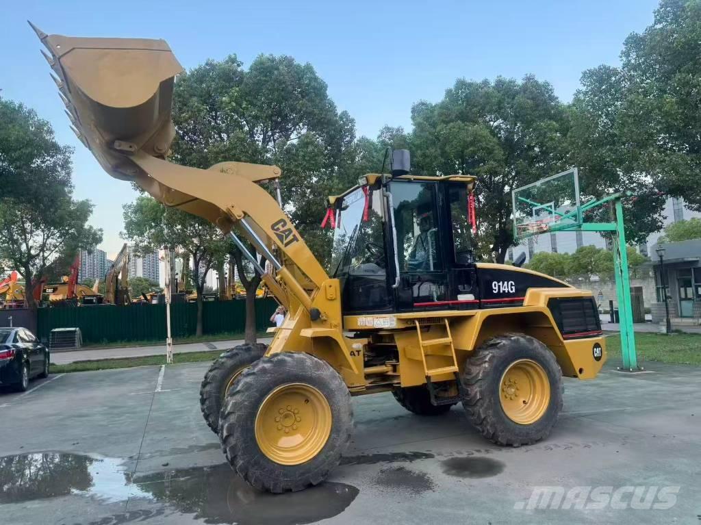 CAT 910M لوادر بعجل