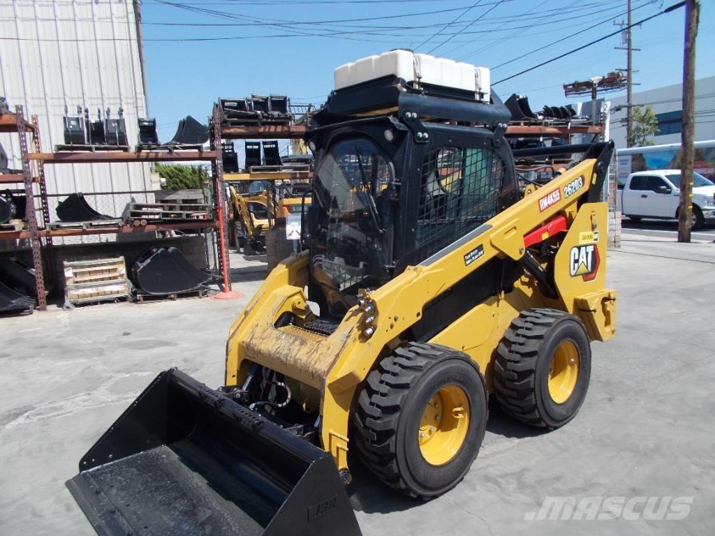 CAT 262D3 لوادر انزلاقية التوجيه
