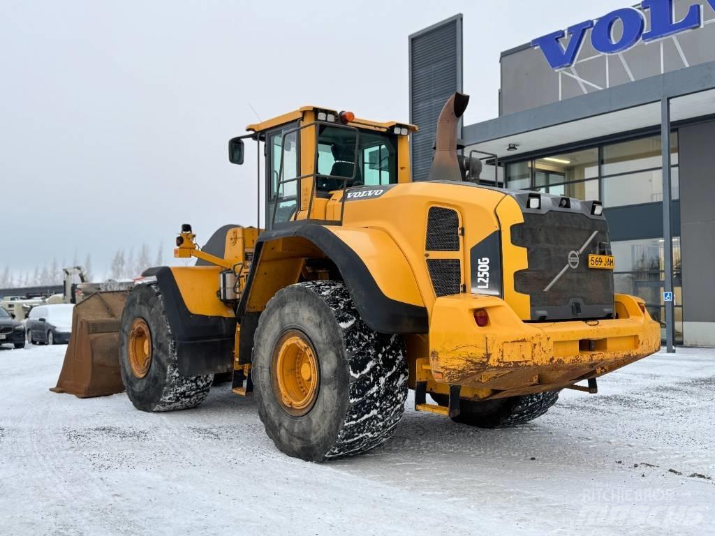 Volvo L 250 G لوادر بعجل