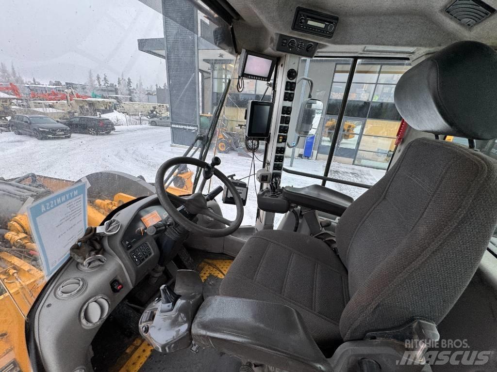Volvo L 250 G لوادر بعجل