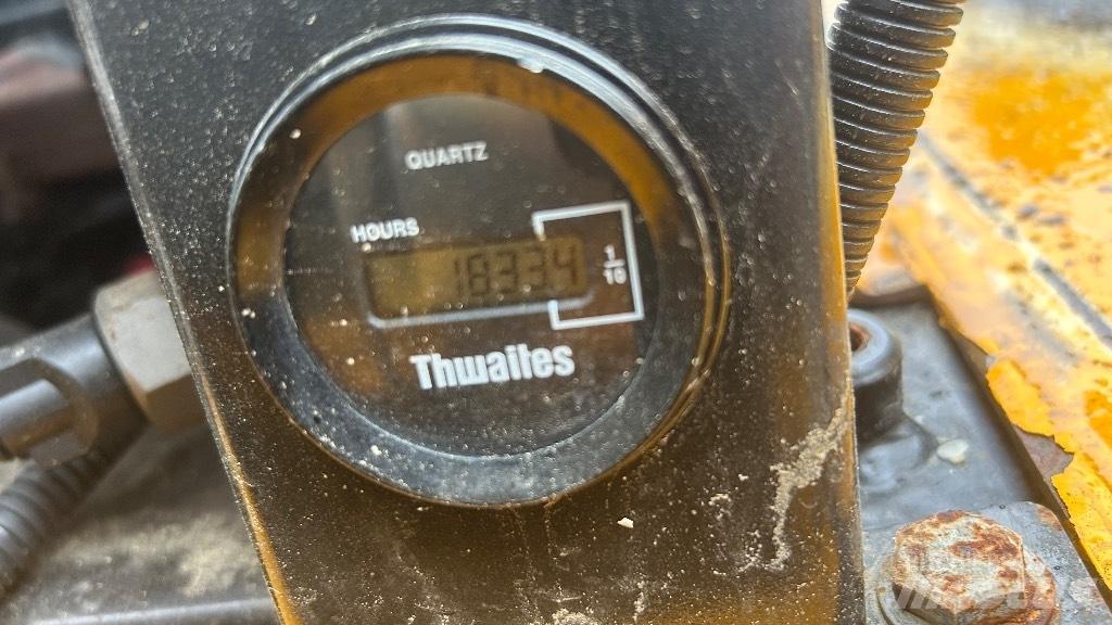 Thwaites MACH 444 ساحبات مفصلية